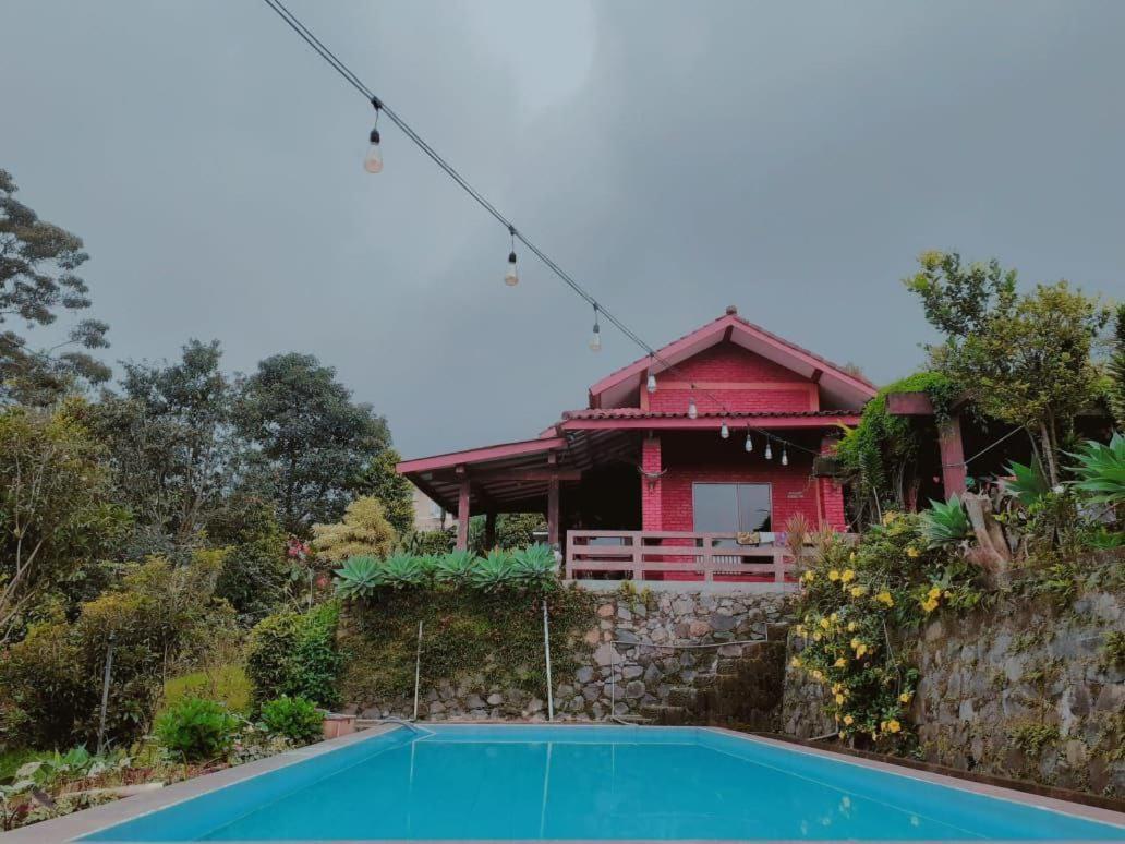 Villa Bata Merah By Spazie Paragajen Bagian luar foto