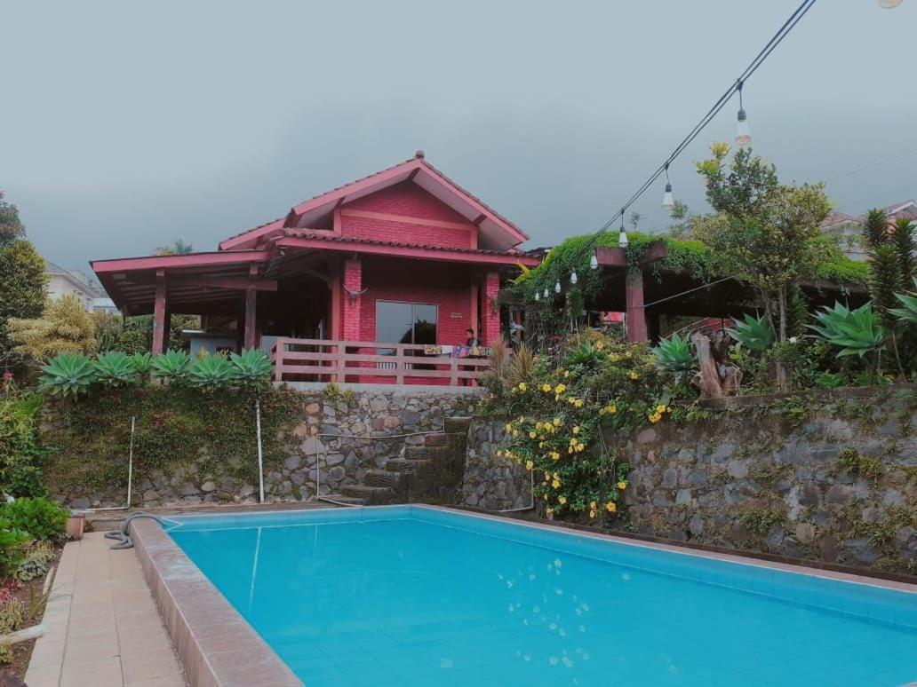 Villa Bata Merah By Spazie Paragajen Bagian luar foto