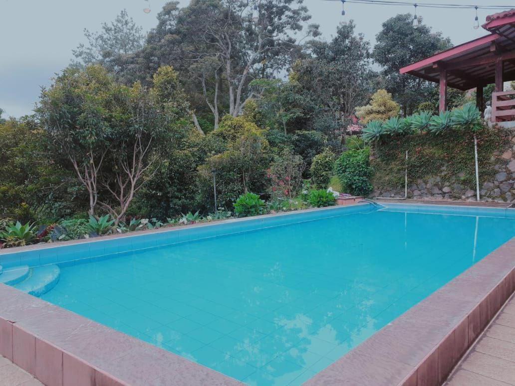 Villa Bata Merah By Spazie Paragajen Bagian luar foto