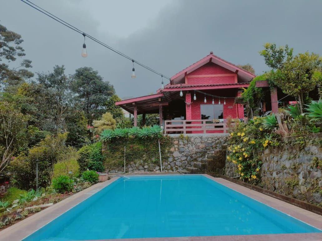 Villa Bata Merah By Spazie Paragajen Bagian luar foto